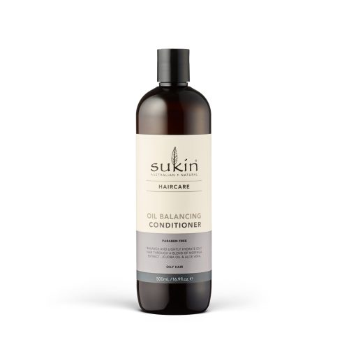 Viser balsam flaske med Oil Balancing Conditioner fra Sukin