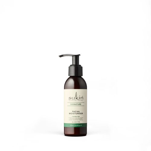 Viser praktisk pumpeflaske med Facial Moisturiser fra Sukin