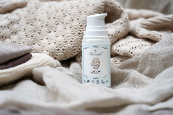 Viser pumpeflaske med Lotion fra Lille Kanin